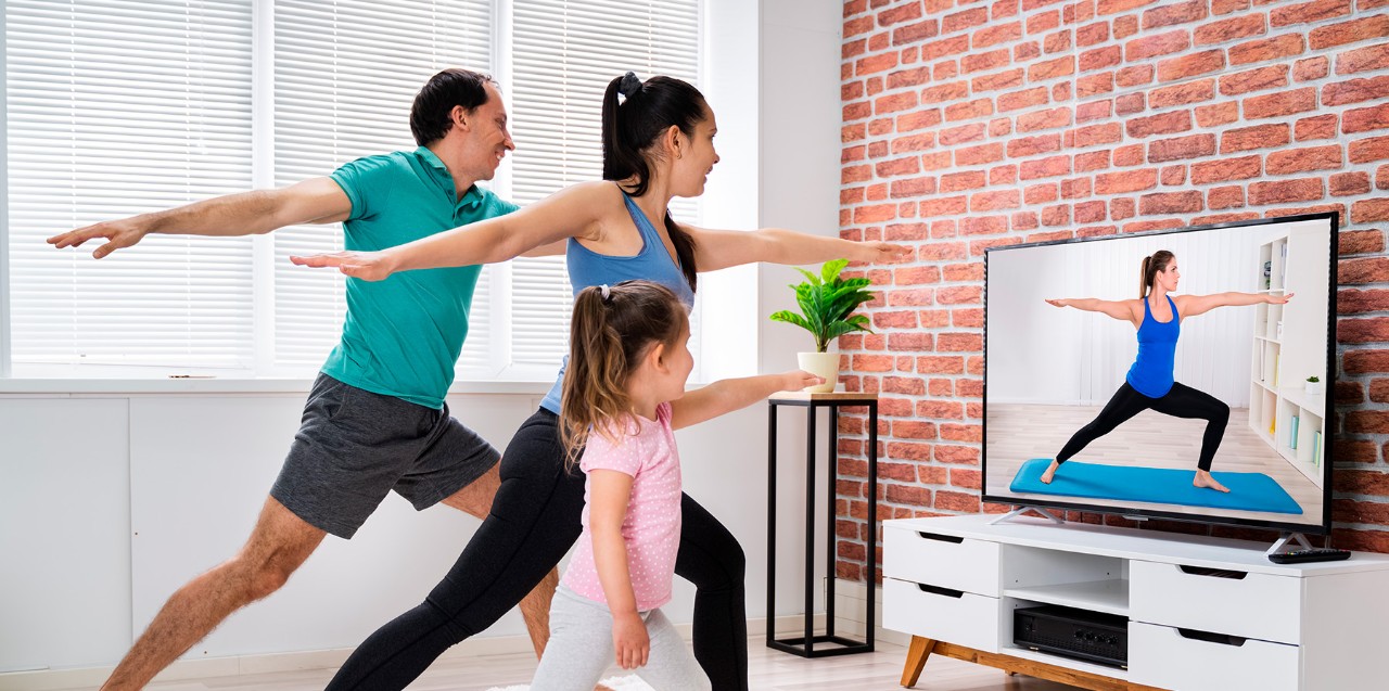 Familia haciendo ejercicio